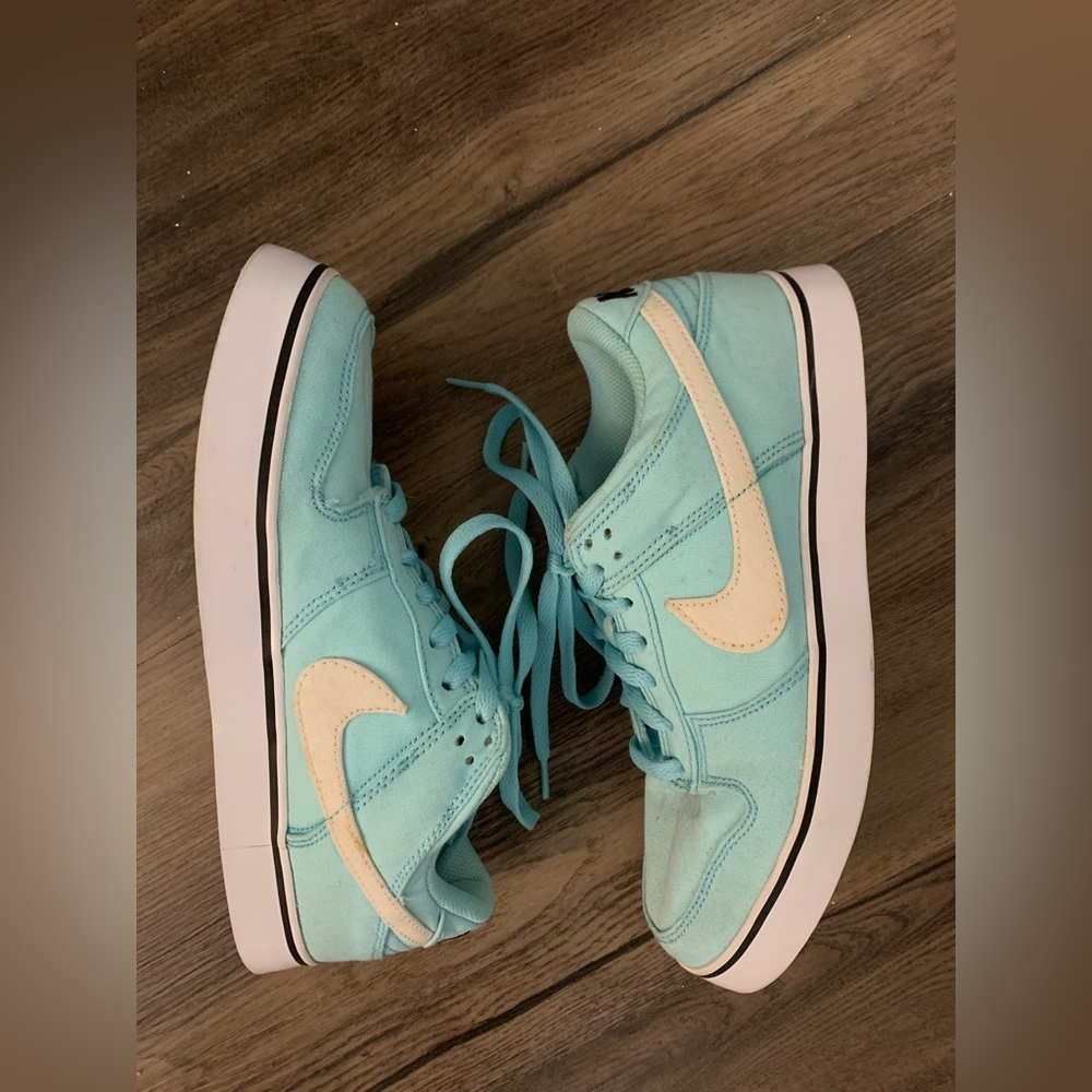 Nike 6.0 Baby Blue Women’s Shoes, Size 9